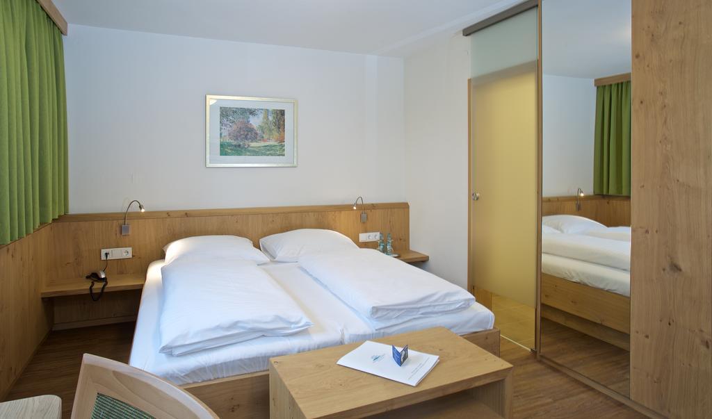 Hotel Zur Muehle Ісманінг Екстер'єр фото